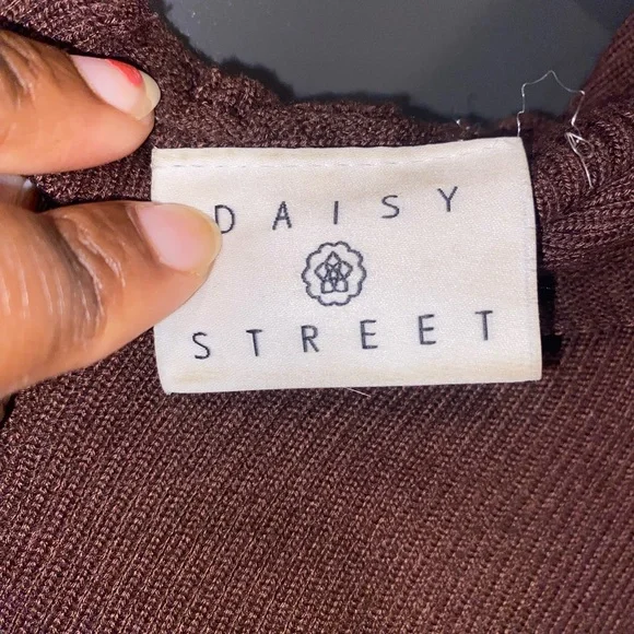 *SOLD* Daisy Street Brown zip up knit cardigan - Picture 4 of 5